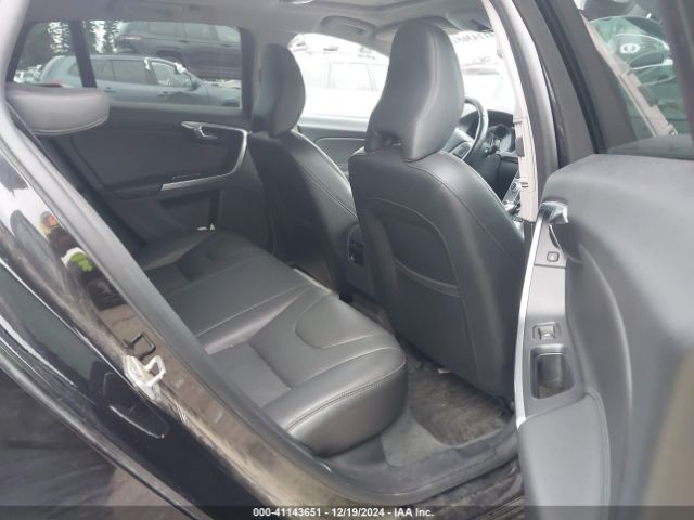 YV440MWKXJ2055592 Volvo V60 Cross Country T5