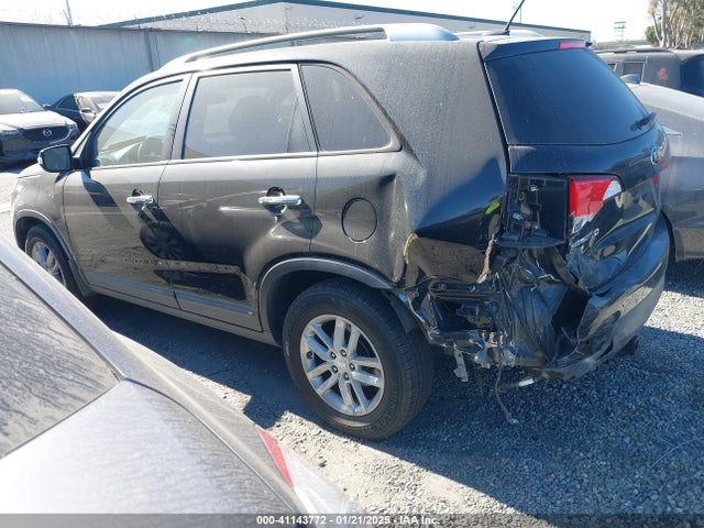 KIA SORENTO LX 2015 5XYKT4A68FG653639 Image 3