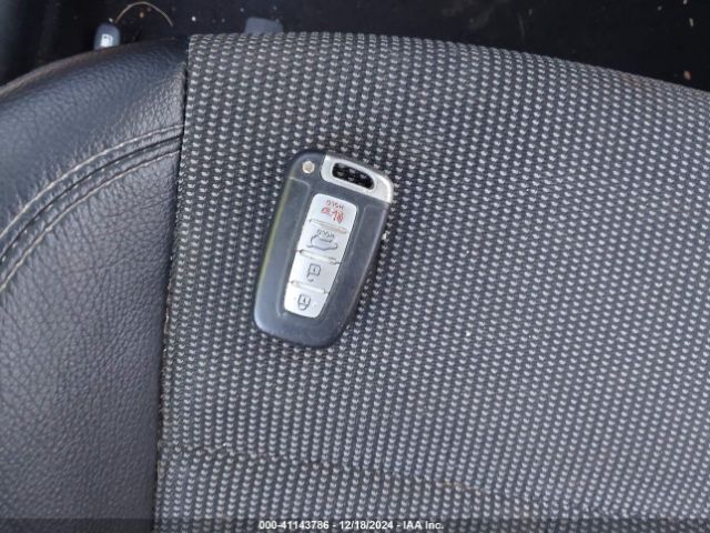 KMHTC6AD2GU273660 Hyundai Veloster