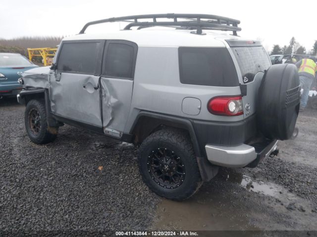 2014 TOYOTA FJ CRUISER JTEBU4BFXEK178172 Photo 2