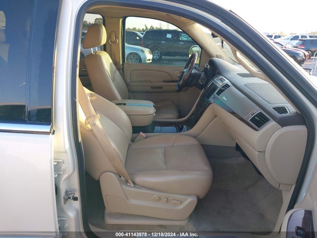 2009 CADILLAC ESCALADE HYBRID 1GYFC43589R139490 Photo 4