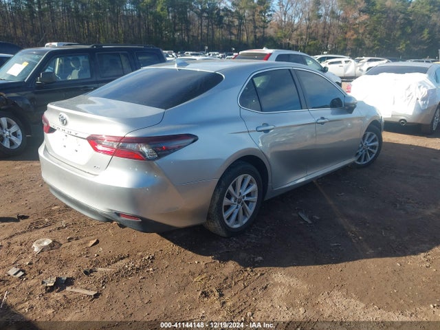 Toyota CAMRY LE 2022 4T1C11AK3NU034591 Image 4