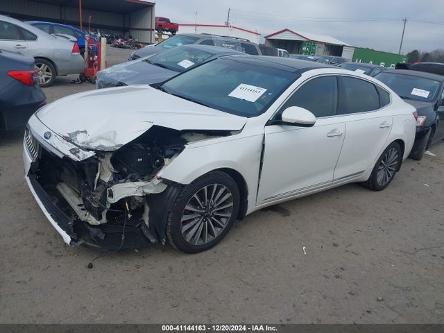 KNALC4J13H5072275 KIA Cadenza Technology