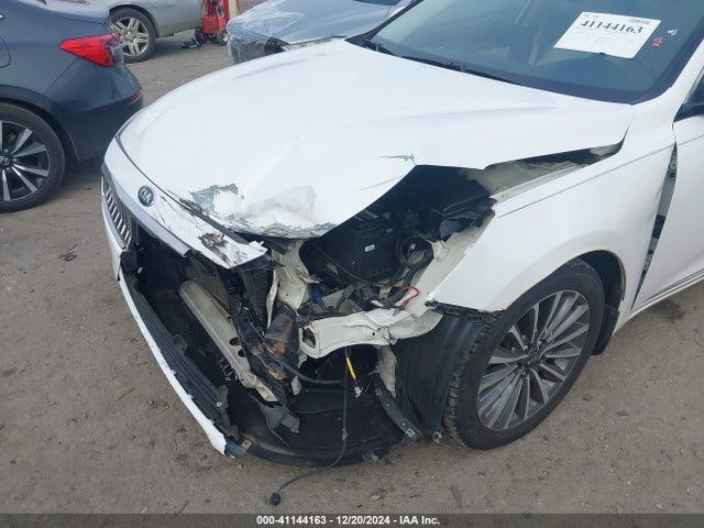 KNALC4J13H5072275 KIA Cadenza Technology