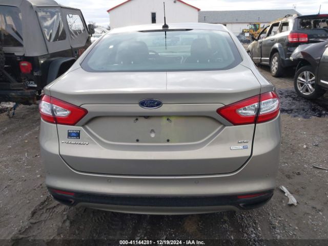 3FA6P0T96GR127819 Ford FUSION SE