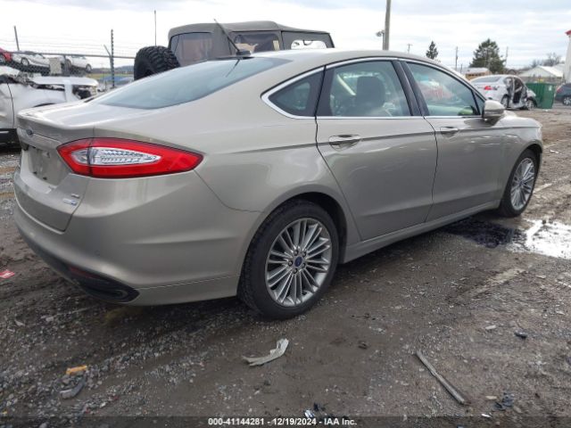 3FA6P0T96GR127819 Ford FUSION SE
