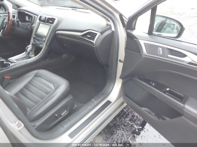 3FA6P0T96GR127819 Ford FUSION SE