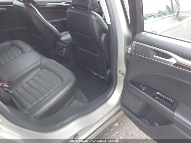3FA6P0T96GR127819 Ford FUSION SE
