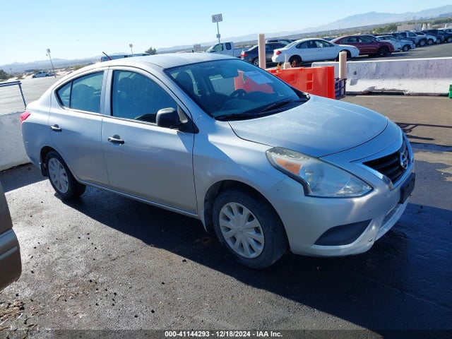 2015 3N1CN7AP4FL886910 main image