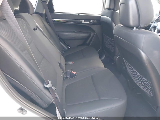 KIA Sorento Lx V6 2015 5XYKT4A72FG643617 Image 8