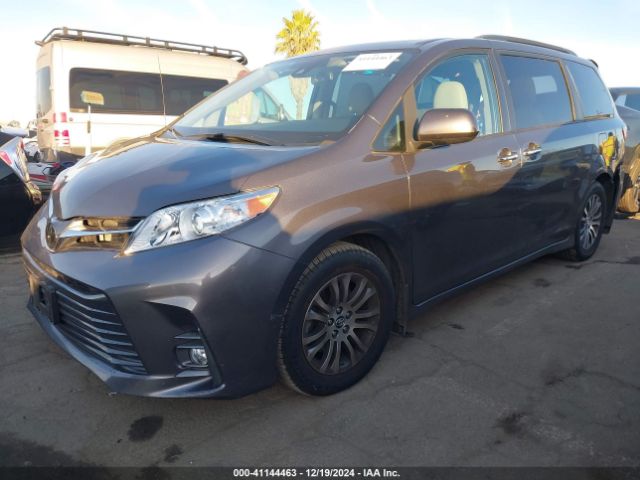 5TDYZ3DC5LS044530 Toyota SIENNA XLE