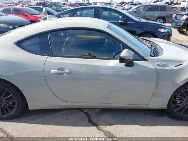 JF1ZNAA18G8706852 Scion Fr-s Release Series 2.0