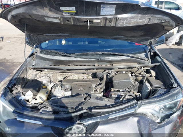 Toyota RAV4 LE 2018 2T3ZFREV5JW425614 Image 10