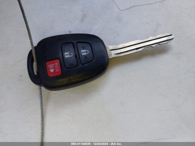 Toyota RAV4 LE 2018 2T3ZFREV5JW425614 Image 11