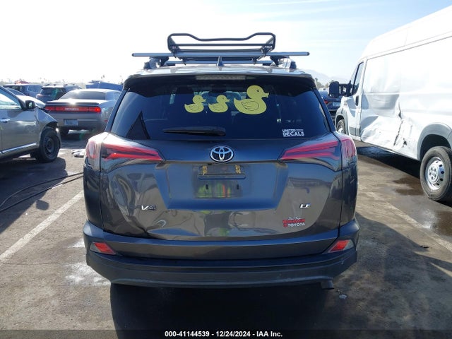 Toyota RAV4 LE 2018 2T3ZFREV5JW425614 Image 16