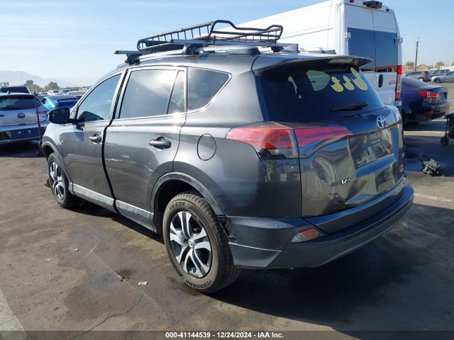 Toyota RAV4 LE 2018 2T3ZFREV5JW425614 Image 3