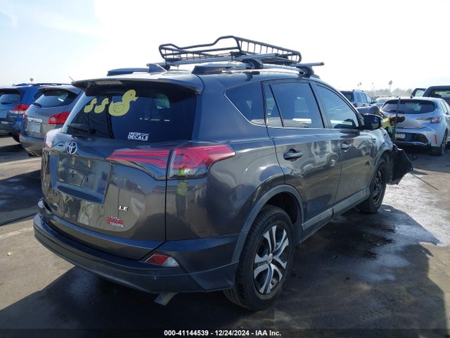 Toyota RAV4 LE 2018 2T3ZFREV5JW425614 Image 4