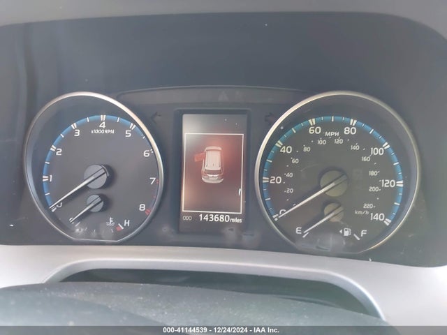 Toyota RAV4 LE 2018 2T3ZFREV5JW425614 Image 7