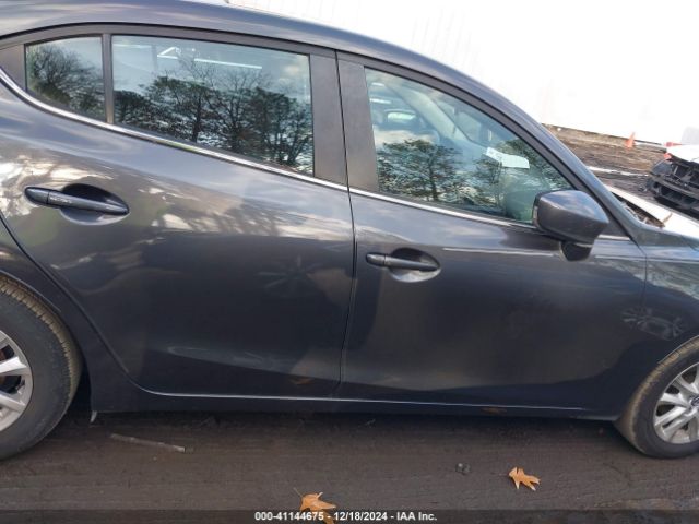 3MZBM1V70GM247872 Mazda Mazda3 I Touring