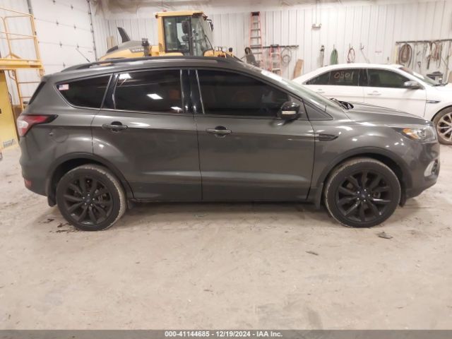 1FMCU9J92HUD22934 Ford Escape Titanium