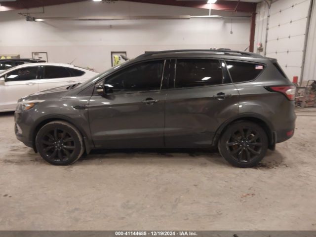 1FMCU9J92HUD22934 Ford Escape Titanium