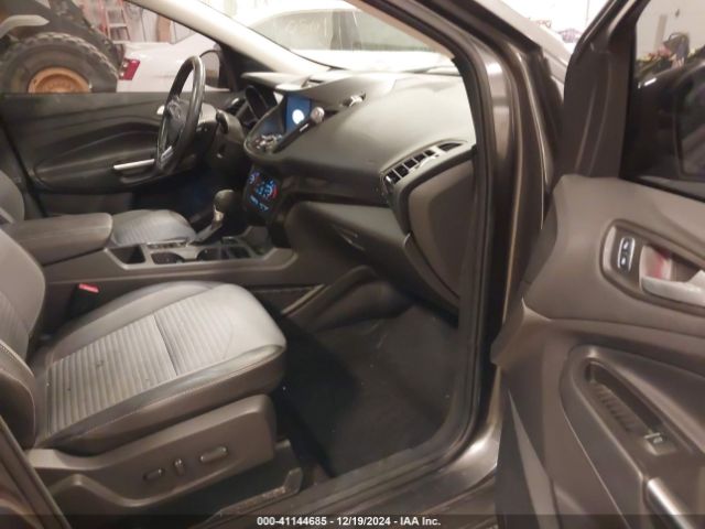 1FMCU9J92HUD22934 Ford Escape Titanium