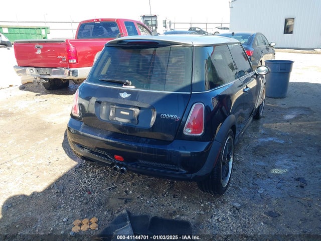 2006 MINI COOPER S WMWRE33546TJ34712 Photo 3