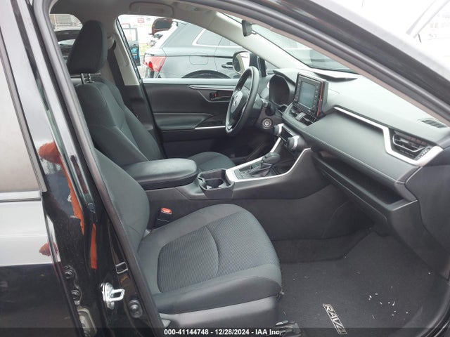 Toyota RAV4 LE 2020 2T3H1RFV9LC055006 Image 5