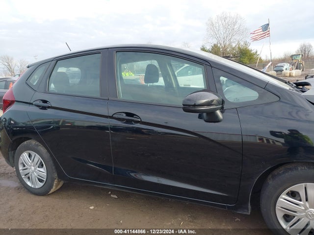 Honda FIT LX 2019 3HGGK5H48KM723075 Image 13