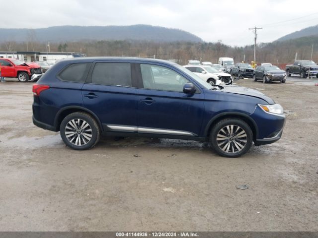 JA4AZ3A32KZ013667 Mitsubishi Outlander Se