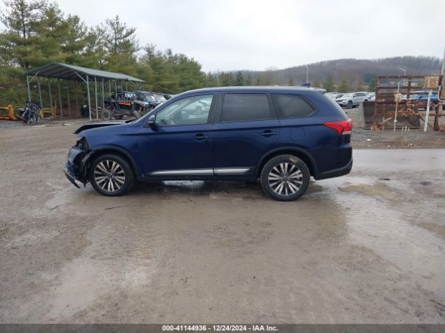 JA4AZ3A32KZ013667 Mitsubishi Outlander Se