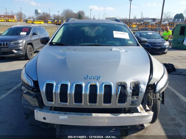 1C4PJMAB3GW253663 Jeep Cherokee Sport