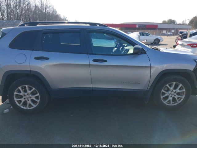 1C4PJMAB3GW253663 Jeep Cherokee Sport