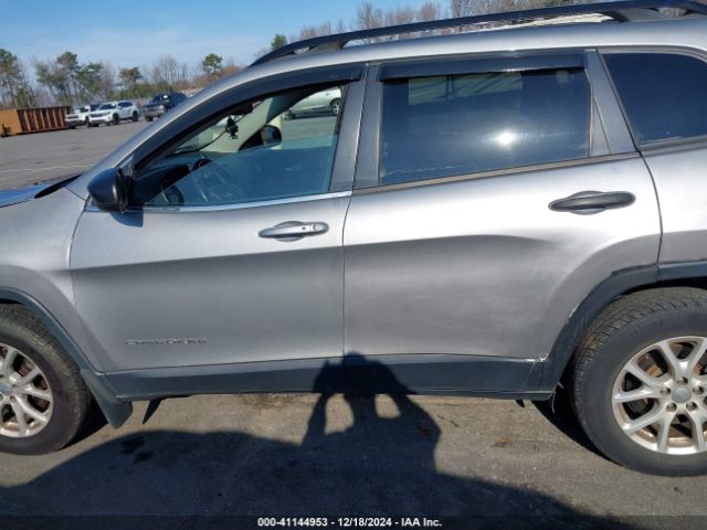 1C4PJMAB3GW253663 Jeep Cherokee Sport