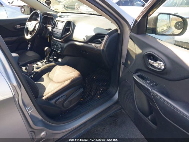 1C4PJMAB3GW253663 Jeep Cherokee Sport