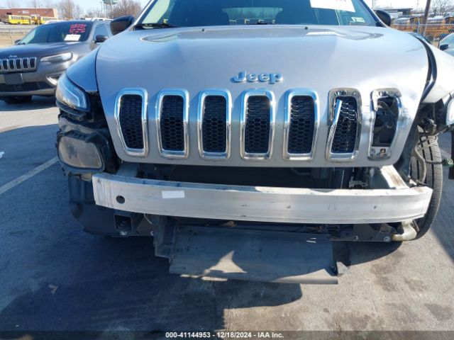1C4PJMAB3GW253663 Jeep Cherokee Sport