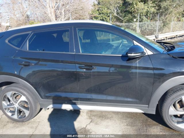 KM8J33A24HU551285 Hyundai Tucson Sport