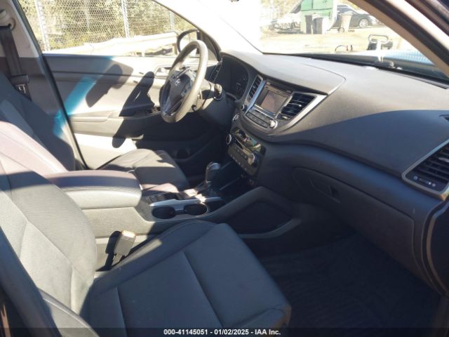 KM8J33A24HU551285 Hyundai Tucson Sport