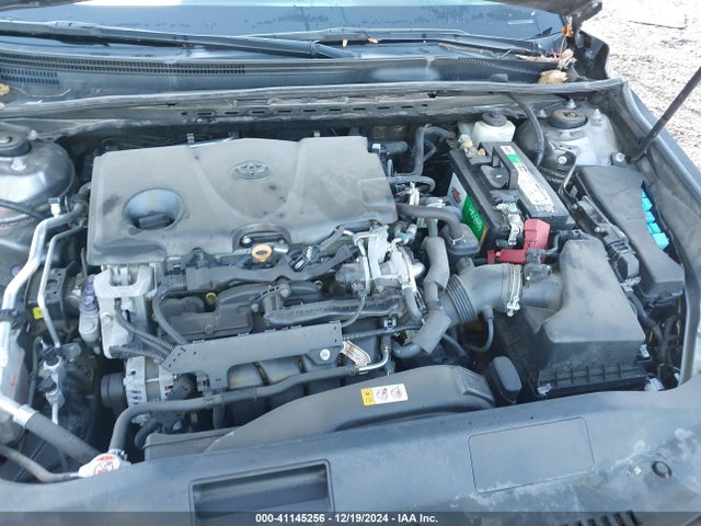 4T1B11HK9JU071852 Toyota CAMRY SE