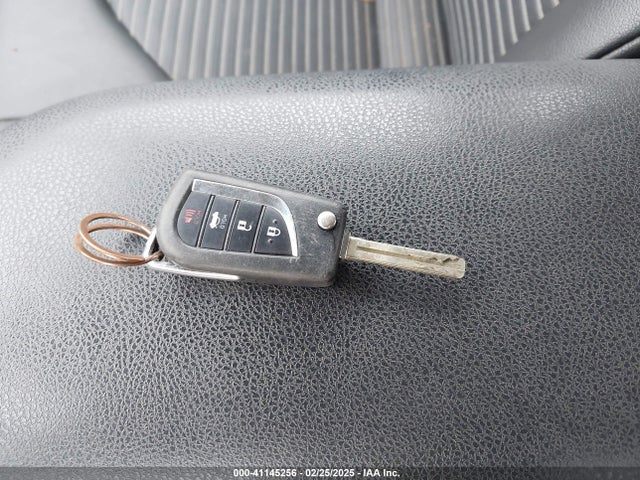 4T1B11HK9JU071852 Toyota CAMRY SE