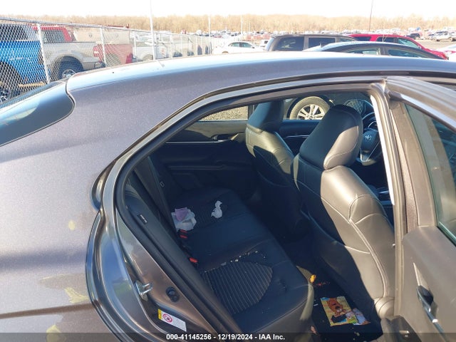 4T1B11HK9JU071852 Toyota CAMRY SE
