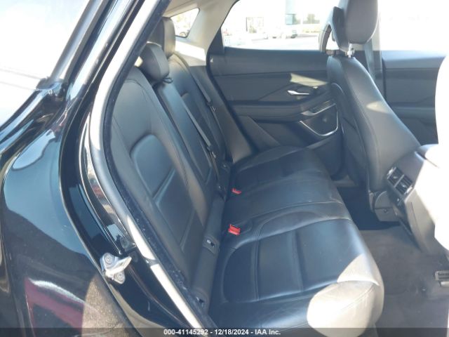 SADFP2FX7J1Z32637 Jaguar E-PACE SE