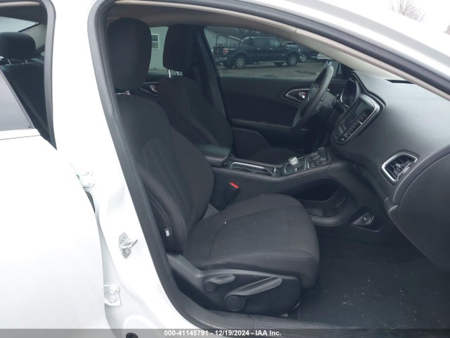 Chrysler 200 Limited 2016 1C3CCCAB6GN152209 Image 5