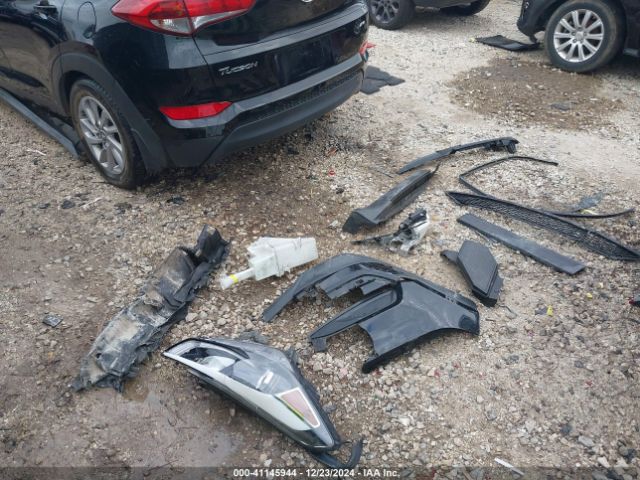 KM8J2CA41JU664783 Hyundai TUCSON SE