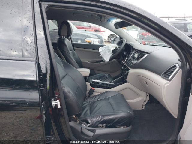 KM8J2CA41JU664783 Hyundai TUCSON SE