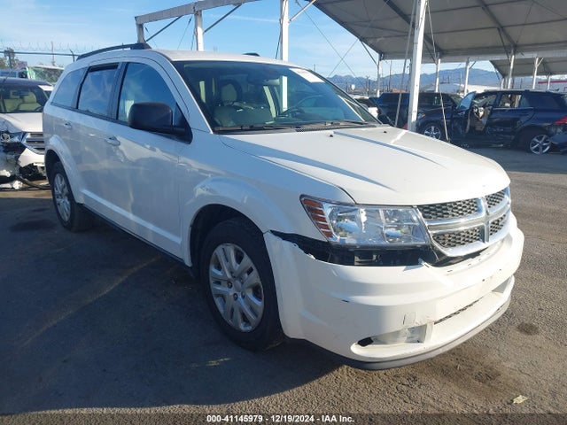 2018 3C4PDCAB1JT525156 main image