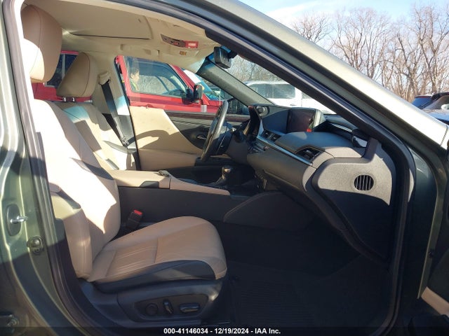 58AE21B19LU008286 Lexus Es 300h Luxury