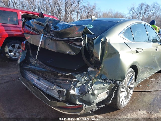 58AE21B19LU008286 Lexus Es 300h Luxury