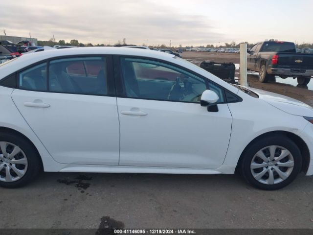 5YFEPMAE9NP318604 Toyota COROLLA LE