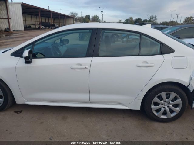 5YFEPMAE9NP318604 Toyota COROLLA LE